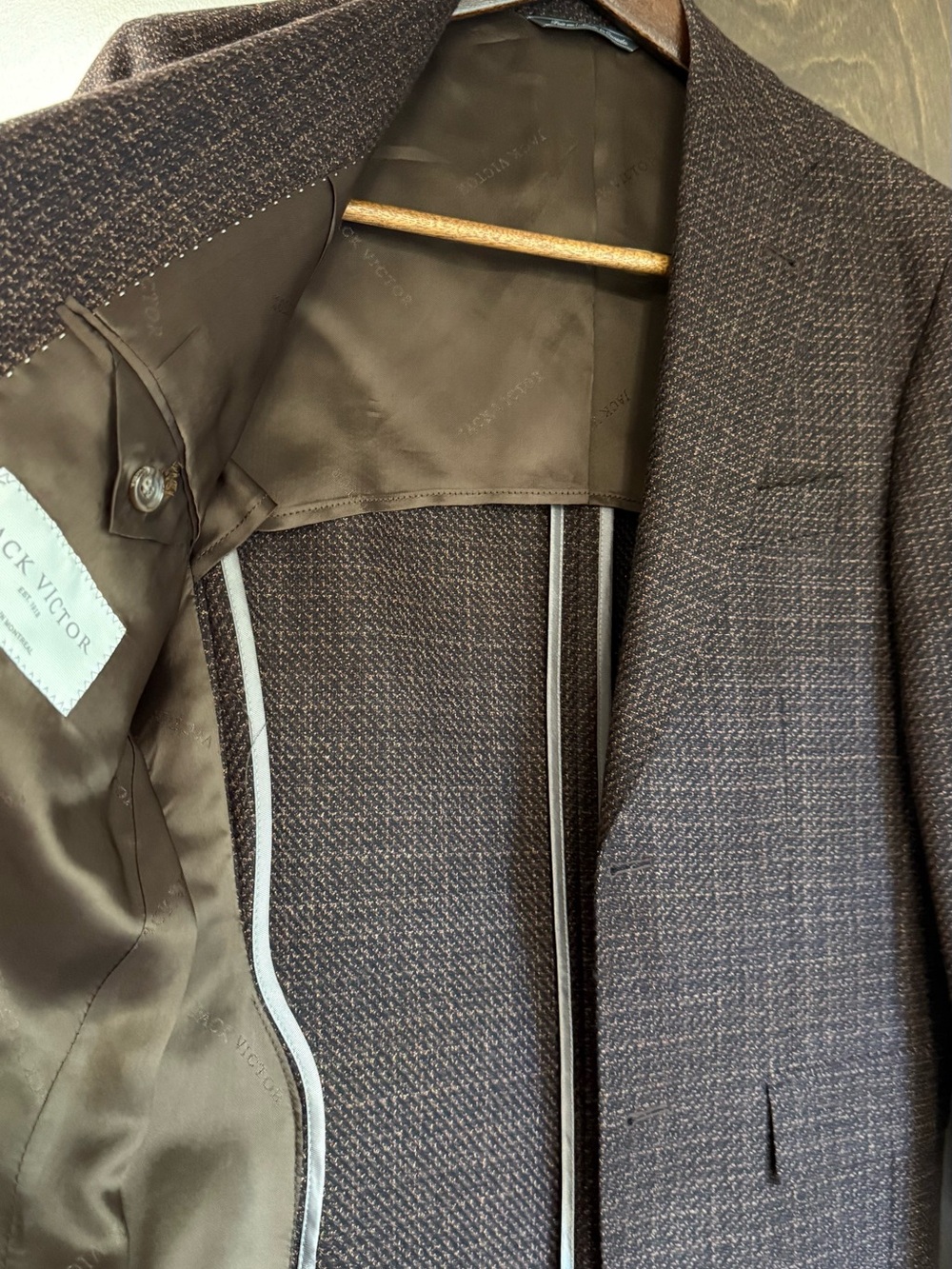 Men's Jack Victor Textured Brown Sport Coat - Tailored Two-Button Blazer - Picture 12 of 14